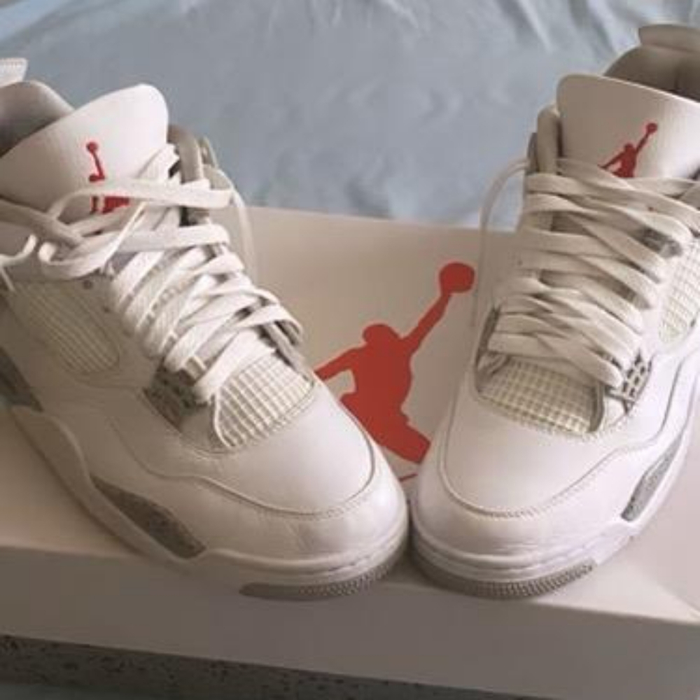 Jordan 4's